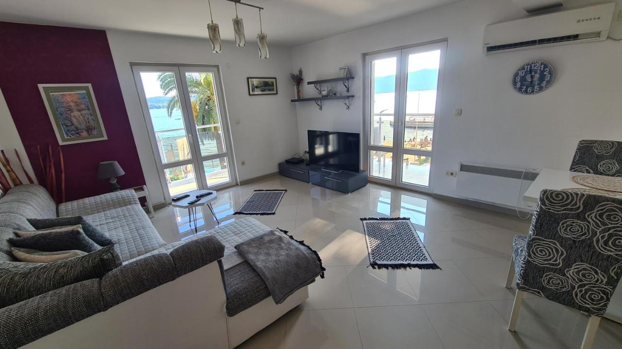 Chic Apartment In The City Center By The Sea Tivat Eksteriør bilde