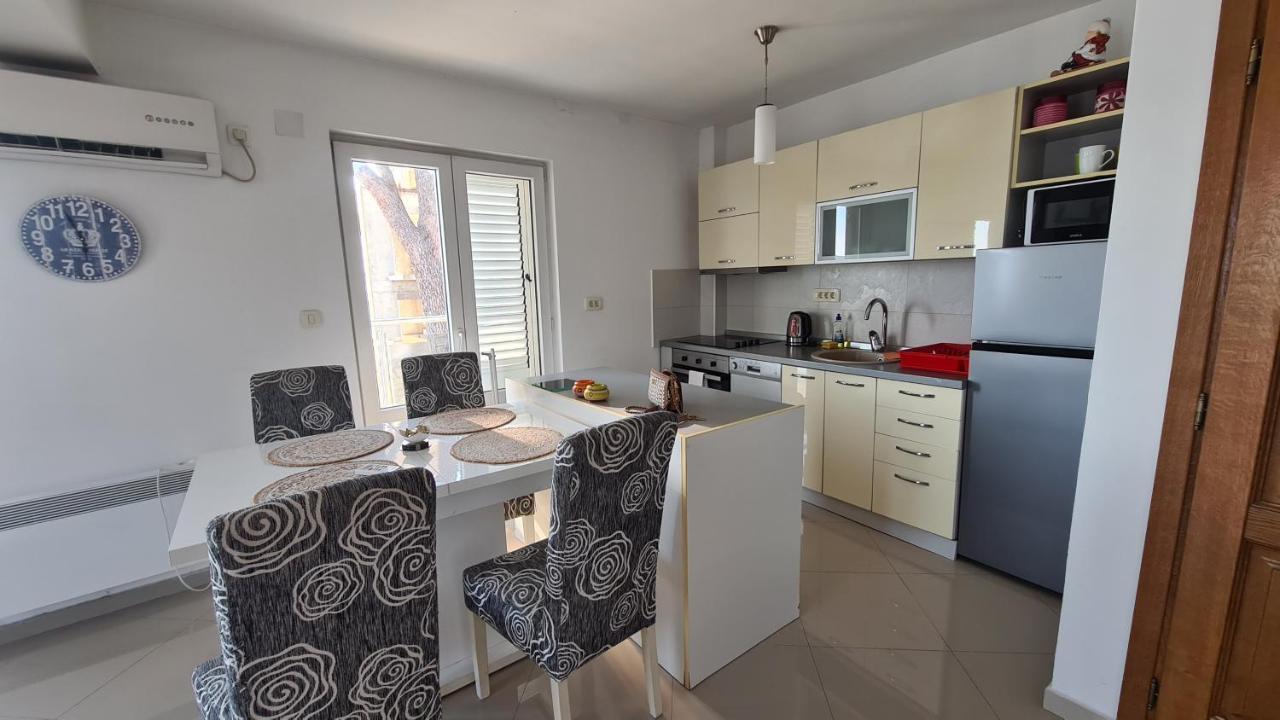 Chic Apartment In The City Center By The Sea Tivat Eksteriør bilde